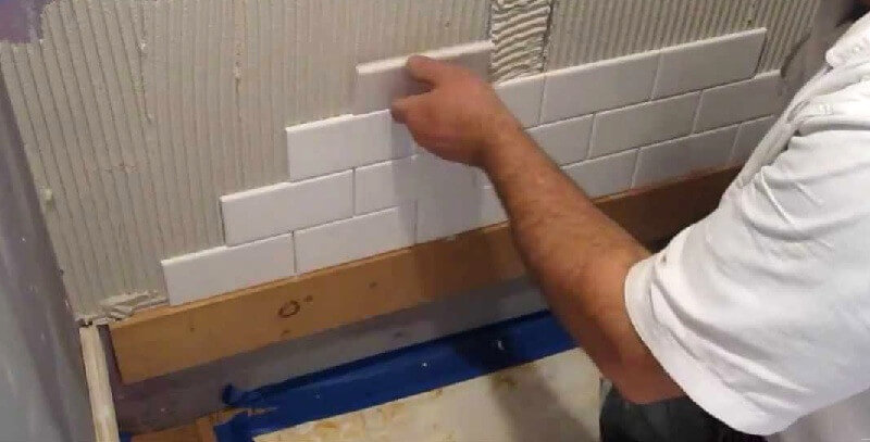 Guide How To Lay Tile Diy Project, Install Wall Tile