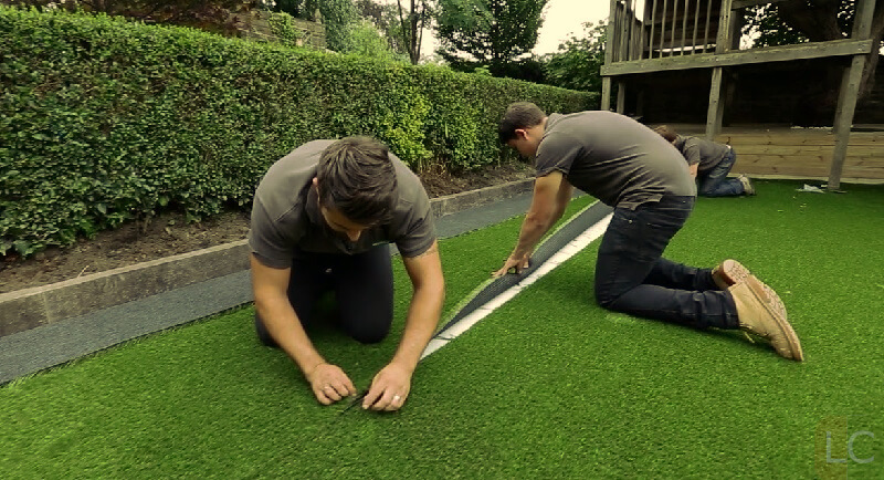 join-artificial-grass-piece-how-to-lay-artificial-turf