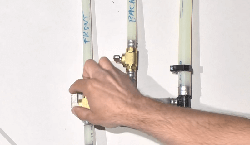 turn-off-mains-water-how-to-fix-a-leaking-tap